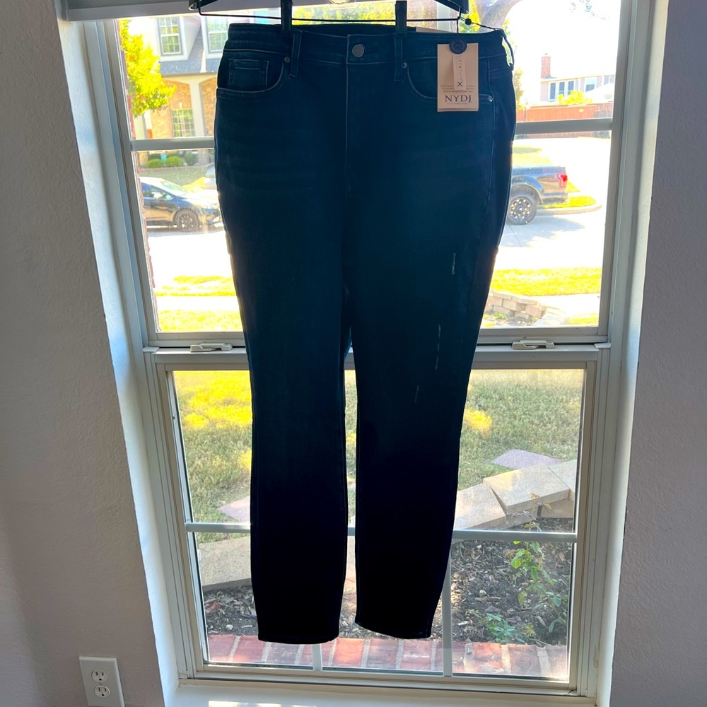 NYDJ HIGHER RISE AMI SKINNY GRANT JEANS WITH DESIGNER DISTRESS DETAIL